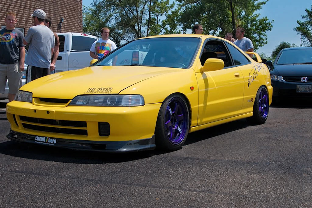 worst-car-colour-combinations-yellow-with-purple